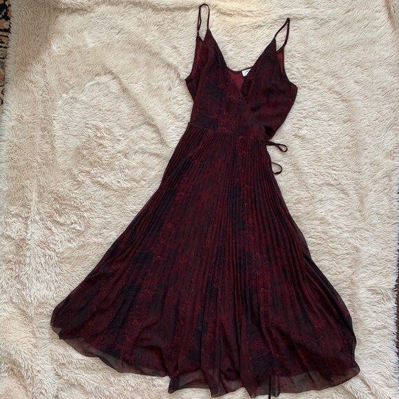 Aritzia Dresses & Skirts - Aritzia Wilfred - BEAUNE DRESS In Truffle/Rosebowl